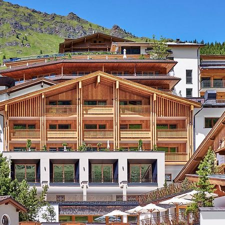 Hotel Berghof Crystal Spa & Sports تكس المظهر الخارجي الصورة