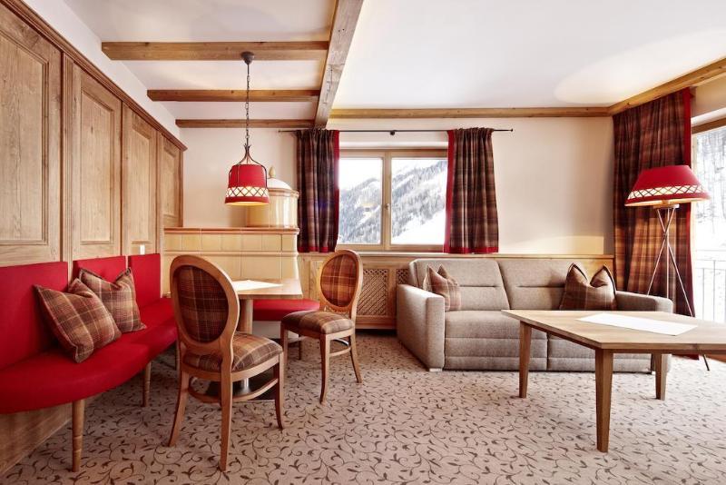 Hotel Berghof Crystal Spa & Sports تكس المظهر الخارجي الصورة