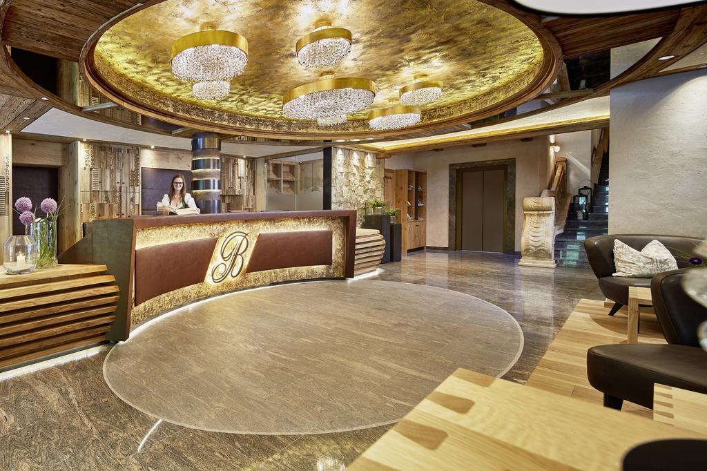 Hotel Berghof Crystal Spa & Sports تكس المظهر الخارجي الصورة