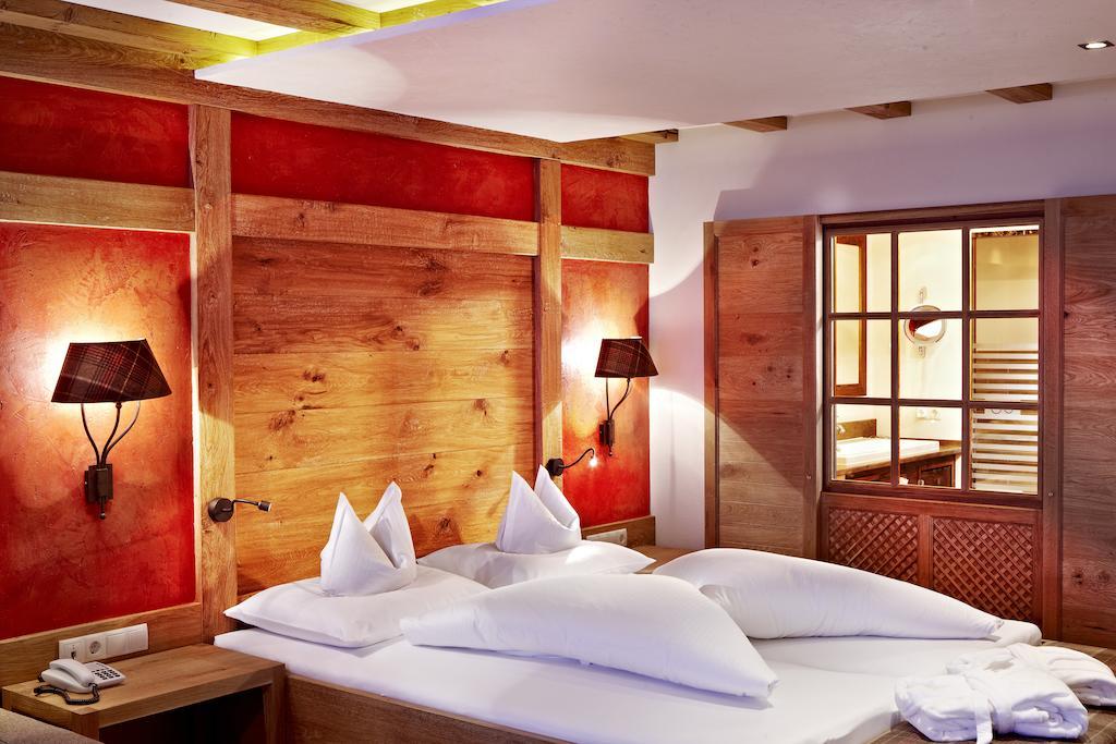 Hotel Berghof Crystal Spa & Sports تكس المظهر الخارجي الصورة