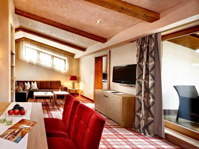 Hotel Berghof Crystal Spa & Sports تكس المظهر الخارجي الصورة